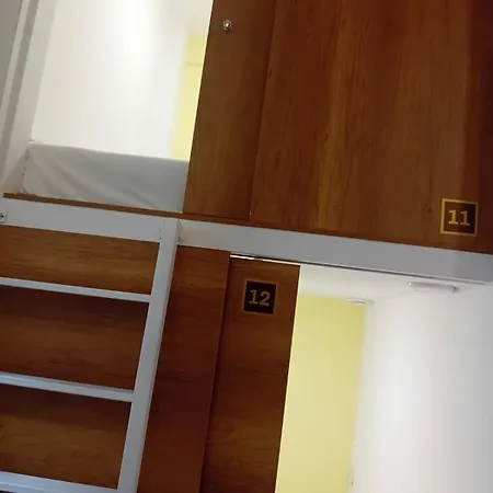 Kapsul Capsule hotel