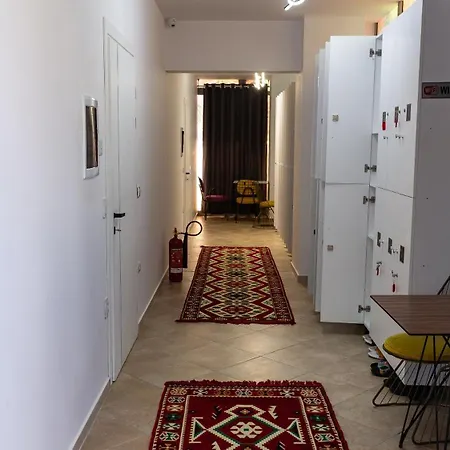 Kapsul Kapsül Otel *